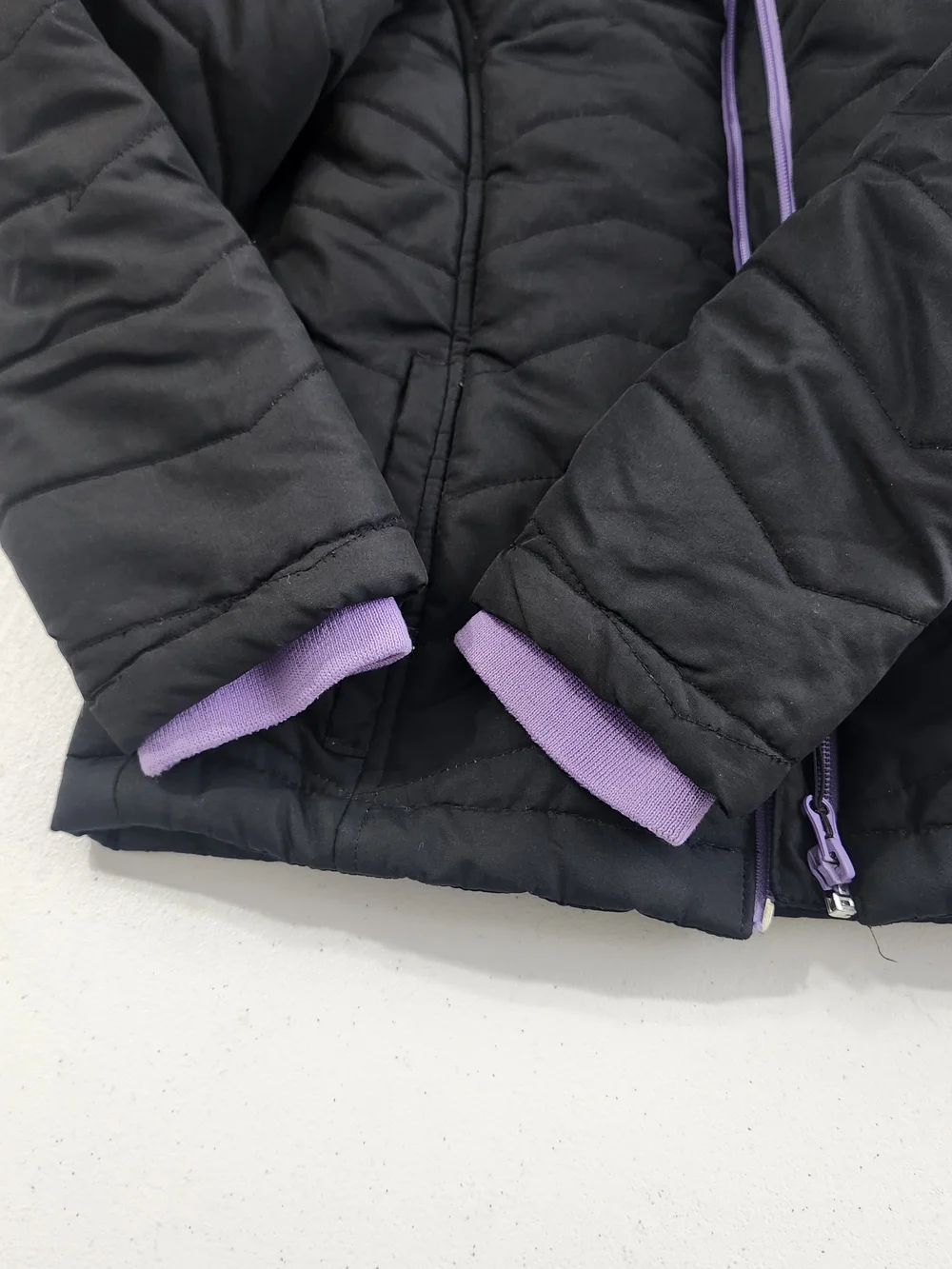 Magellan Outdoors Black Puffer Jacket with Purple Accents And Hood Girs' Size S
